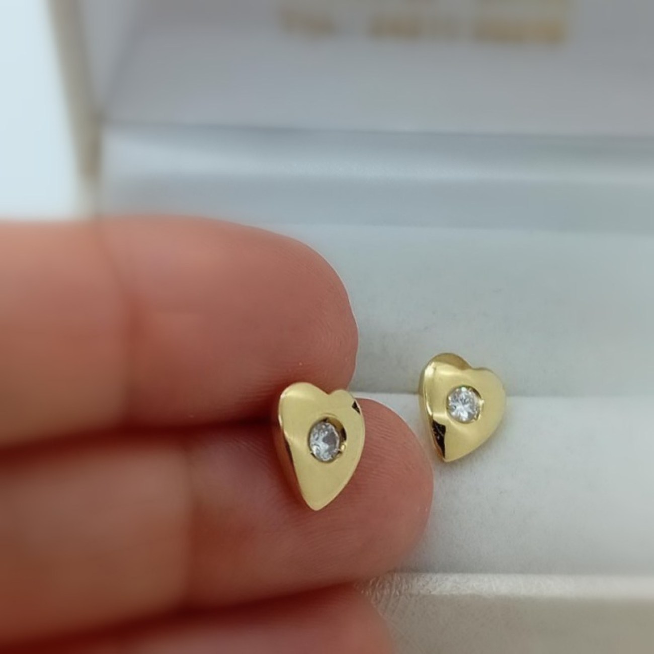 Σκουλαρίκια χρυσά Κ14 ΚΑΡΔΙΑ με κεντρικό ζιργκόν